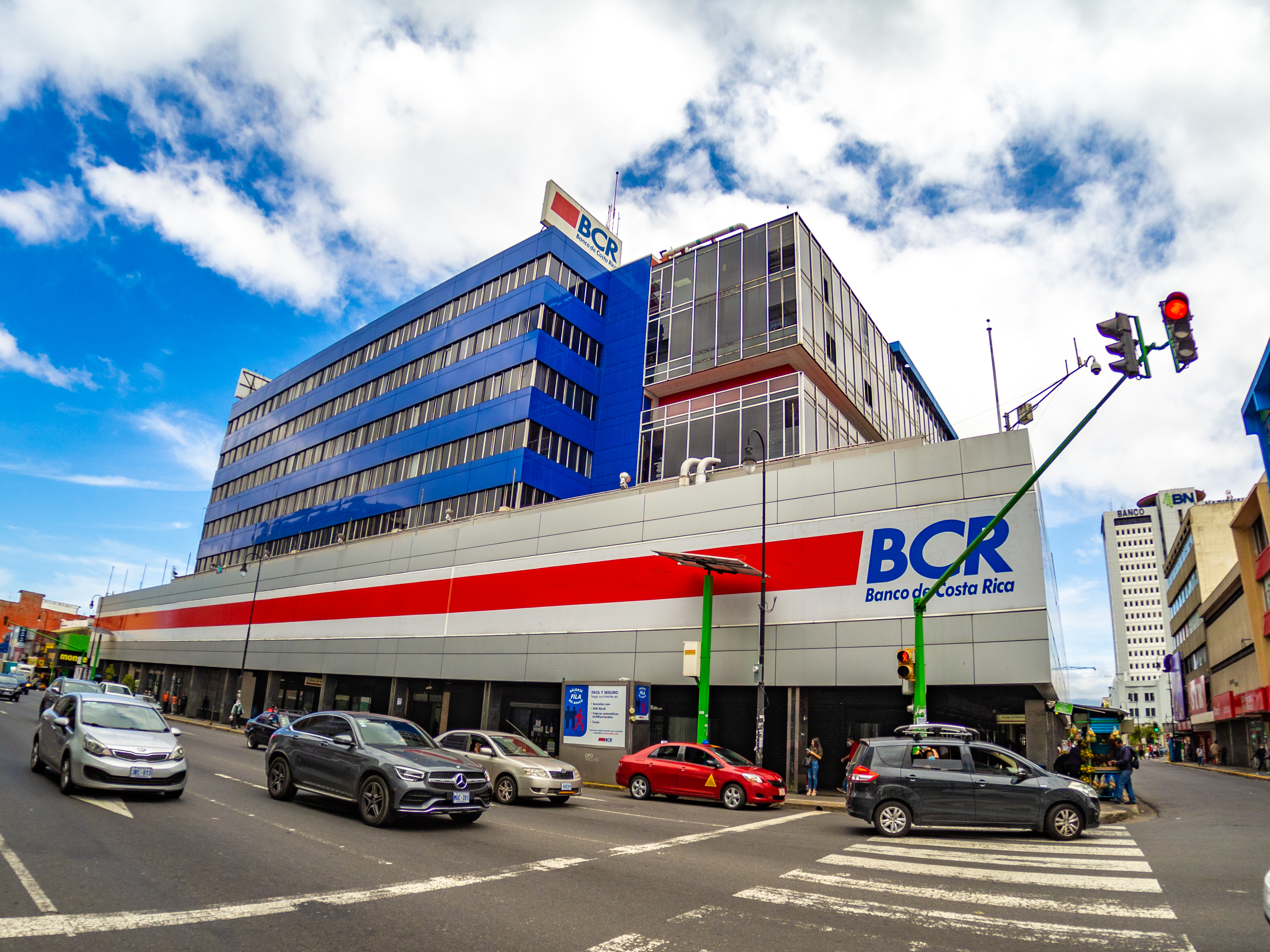 Inversionistas denuncian presunto “modus operandi” en el BCR: Fondo de inversión habría comprado una segunda propiedad con sobreprecio en La Uruca