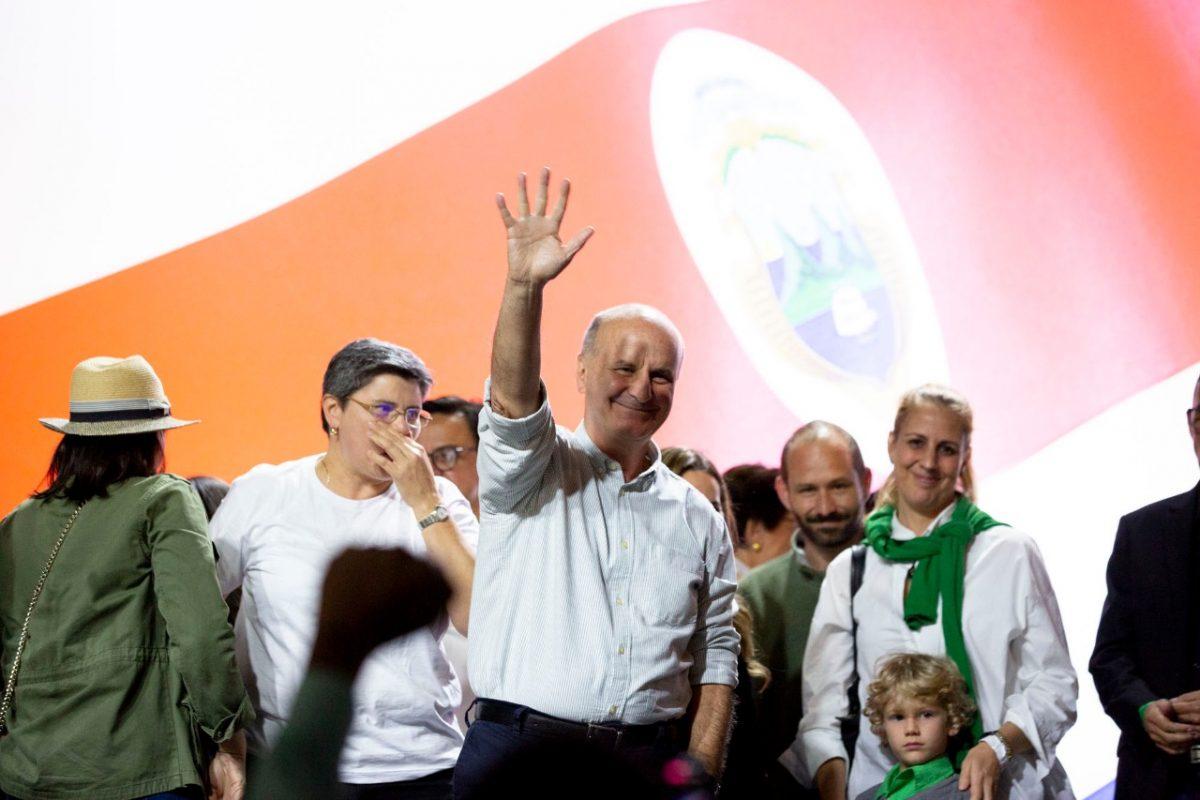 Expresidente José María Figueres espera valoración médica para salir del hospital tras someterse a cateterismo