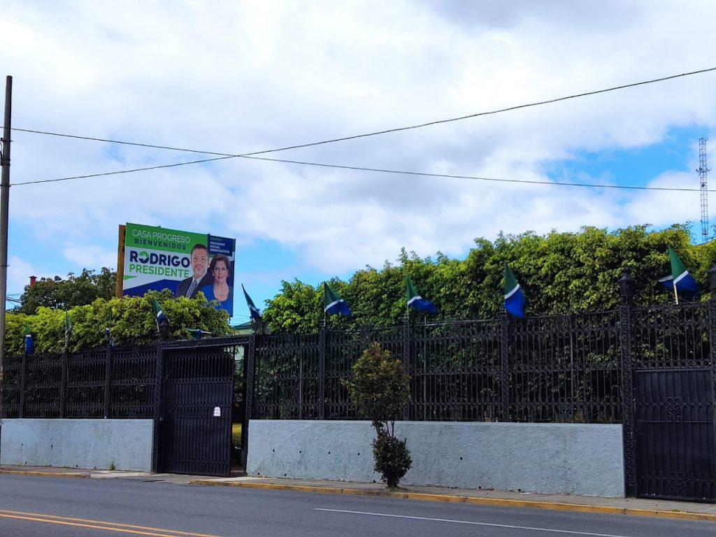 Exasistente de Chaves confirma con correos participación directa del candidato en fideicomiso y manejo financiero