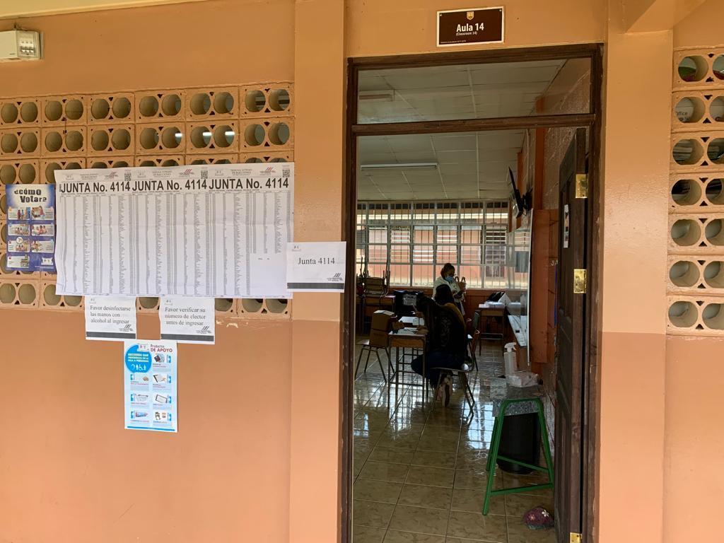 Escuela de Oreamuno, Cartago, votación elecciones