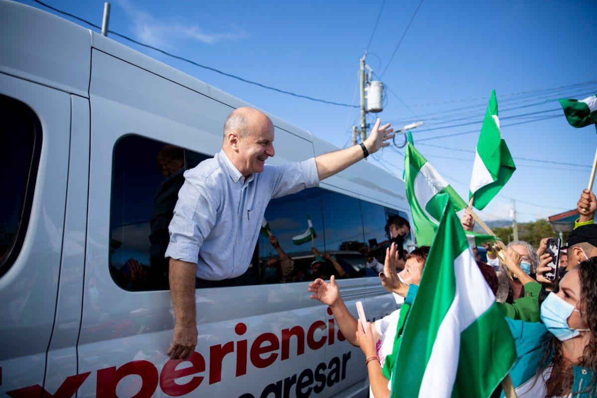 José Maria Figueres voto San Cristobal Sur