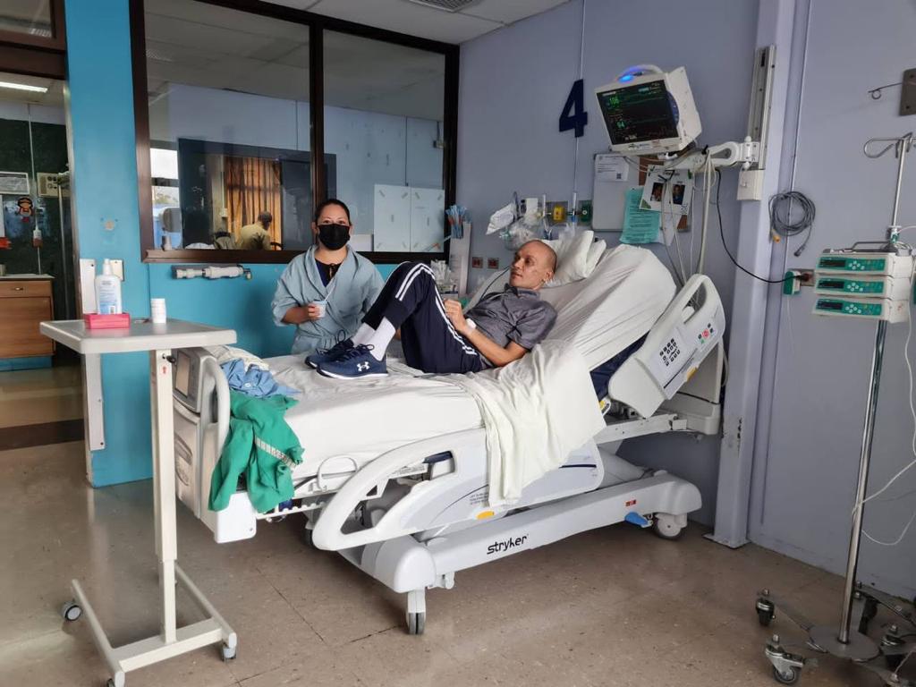 Covid-19: Paciente sale de hospital Max Peralta 165 días después de su internamiento a causa del virus