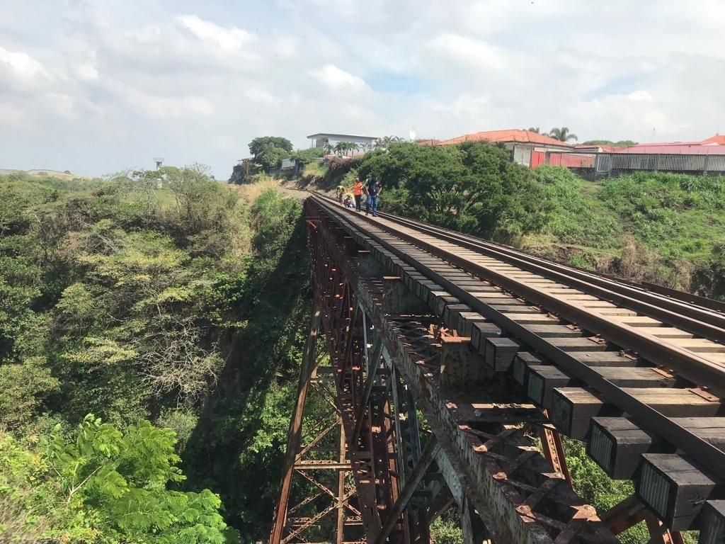 Incofer suspende viajes a Belén por daño estructural en puente sobre río Virilla