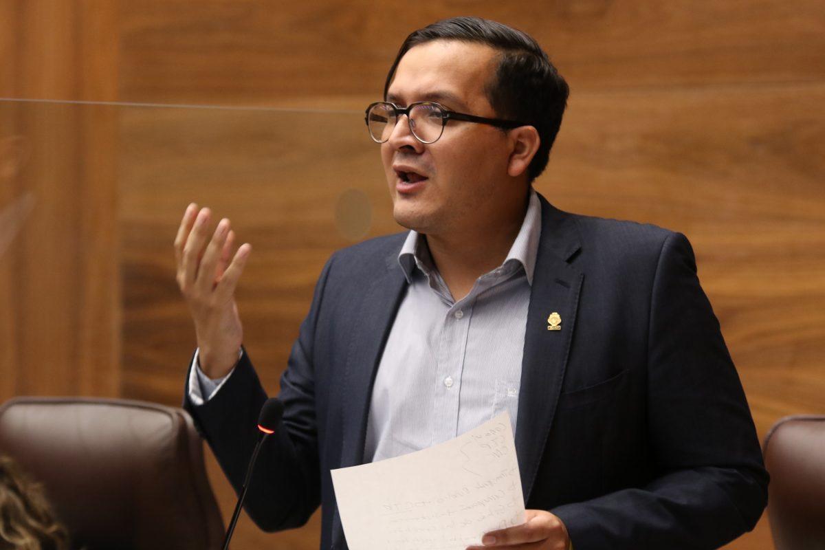 Diputado Antonio Ortega, del Frente Amplio, dio positivo por covid-19