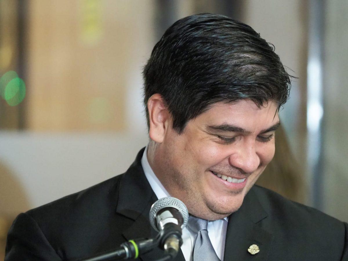 Carlos Alvarado sí recibirá pensión de expresidente, Ministerio de Trabajo dice que es irrenunciable