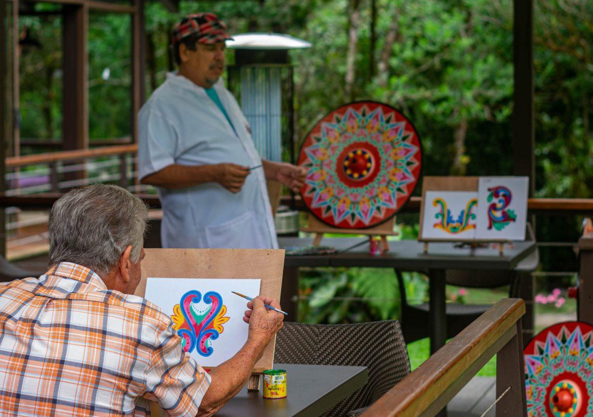 Tour de perezosos, clases de cocina o pintado de carretas típicas: hoteles de Costa Rica ajustan su oferta