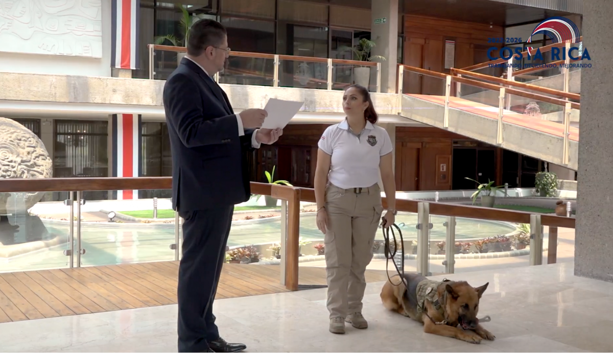 Se jubila Fanny, la agente canina de Casa Presidencial de Costa Rica