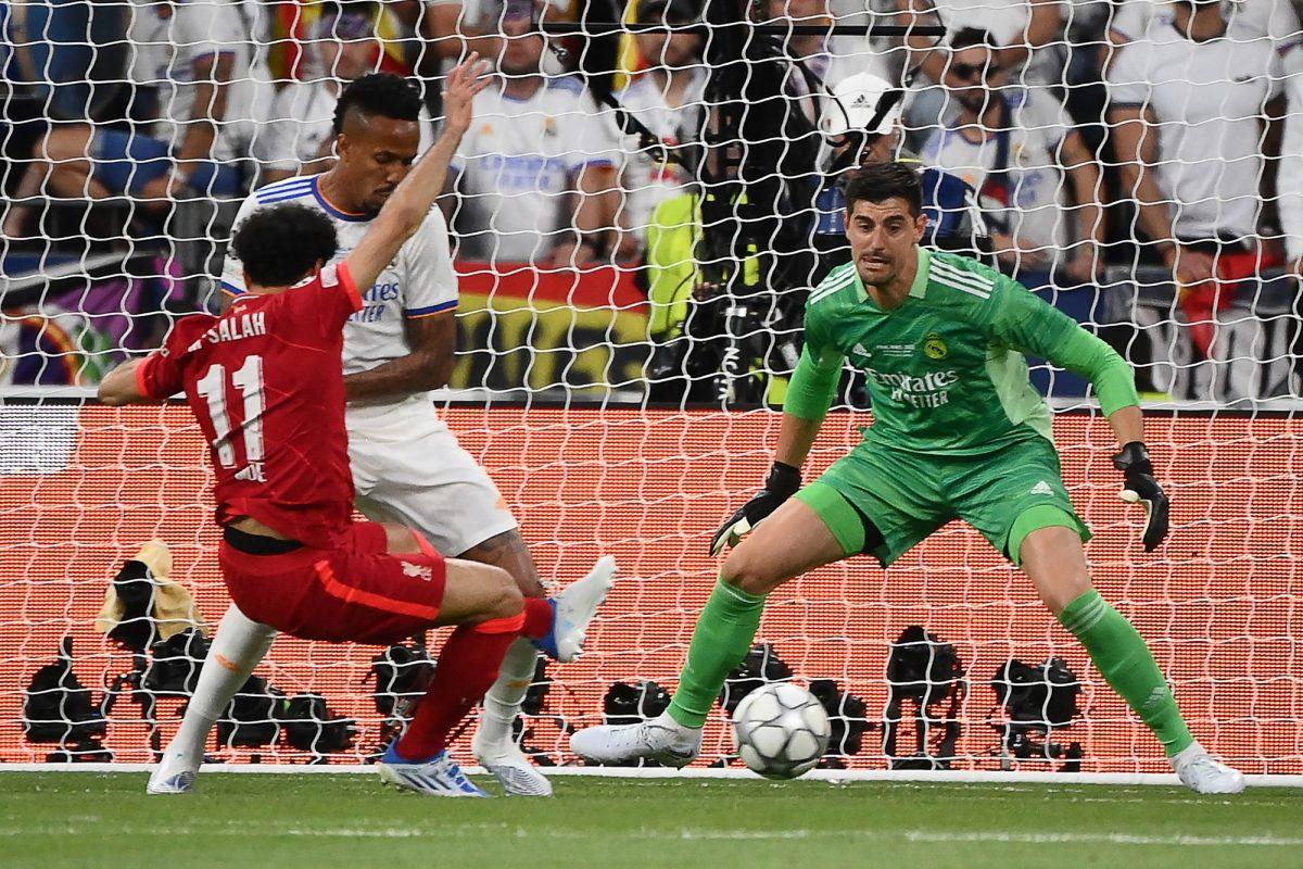 Final de Champions League: Courtois la figura del primer tiempo en el 0 a 0 del Liverpool-Real Madrid