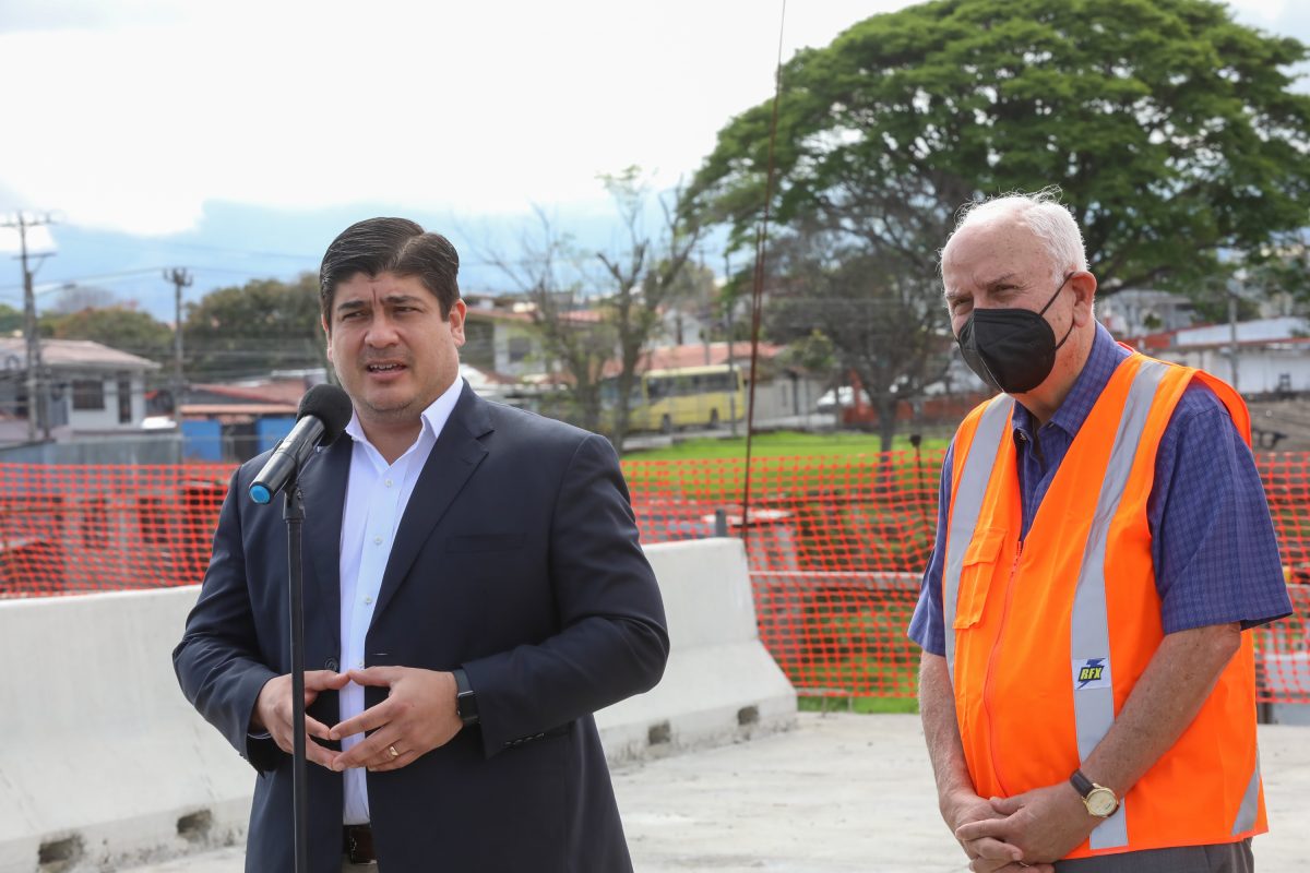 Representante de canal seco acusa a expresidente Alvarado de pedir dinero para apoyar obra; exmandatario alega difamación y la demandará
