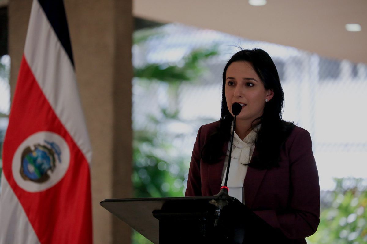 Natalia Díaz es la ministra menos conocida y recibe una de las calificaciones más bajas, según encuesta de la UNA