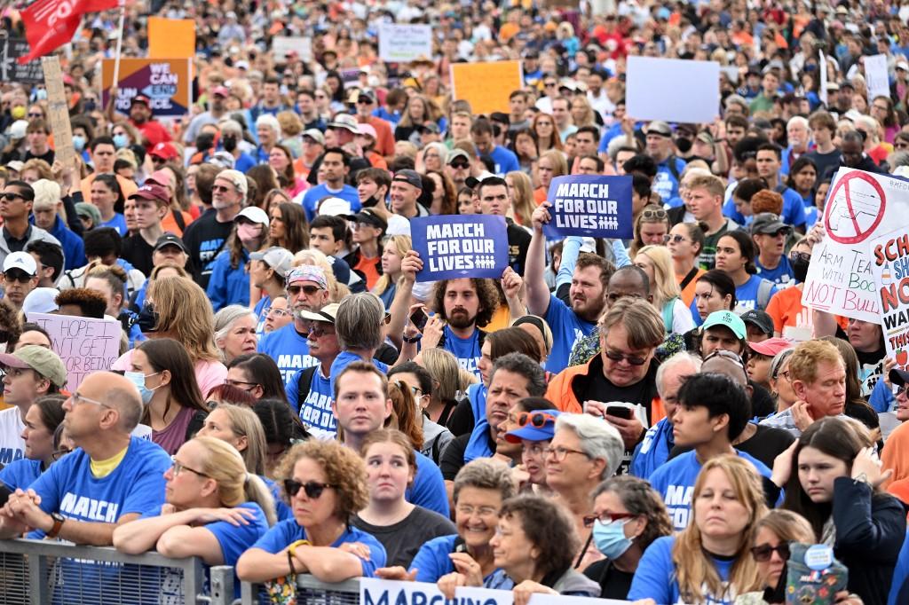 Miles marchan para exigir legislación en contra de las armas en EE.UU, tras tiroteos