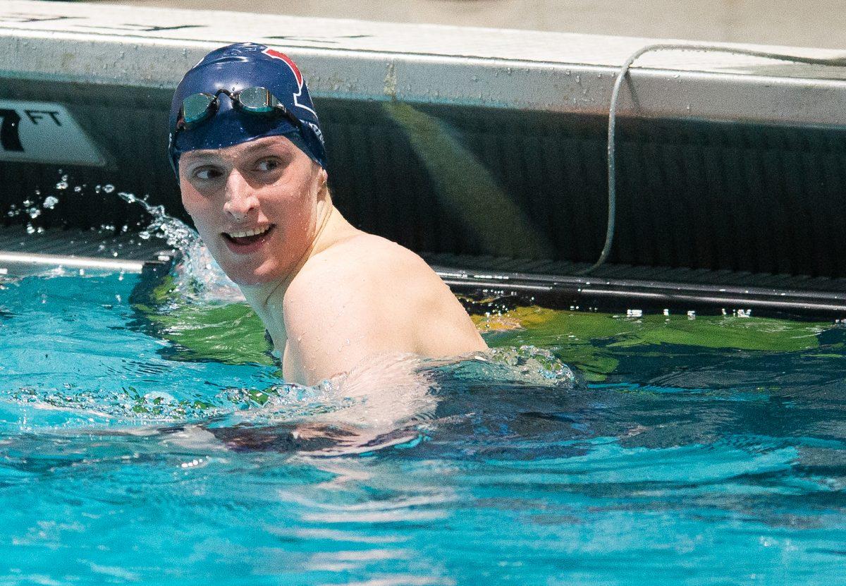 Personas transgénero podrán competir en natación en una “categoría abierta”