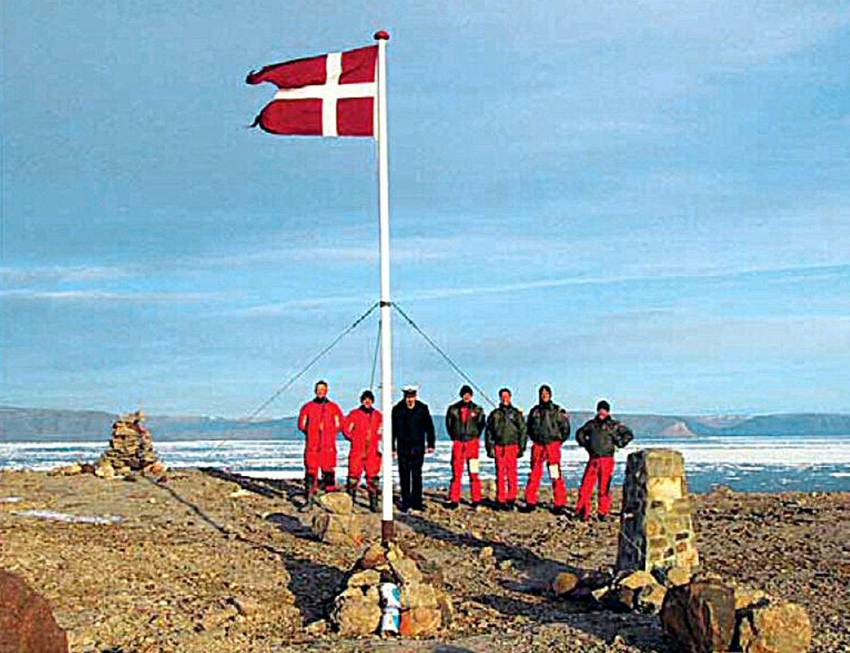 Canadá y Dinamarca resuelven “guerra” (se peleaba con whisky) por un islote remoto del Ártico
