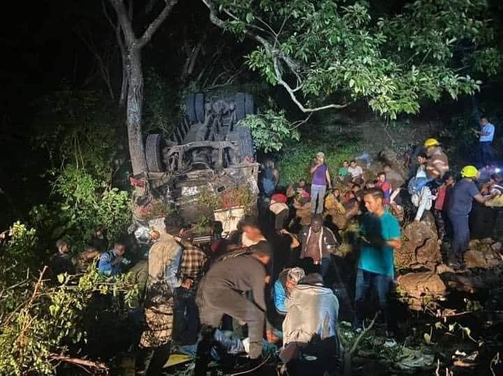 Tragedia en Nicaragua: accidente de bus deja decenas de heridos y al menos 18 muertos