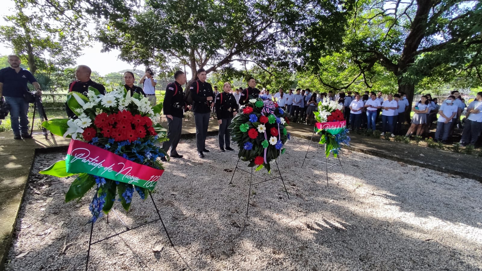 Rodrigo Chaves inicia conmemoración del 25 de julio con la entrega de ofrenda floral