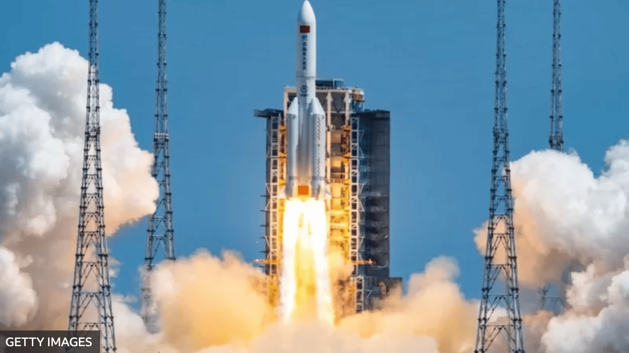 Expectación ante regreso incontrolado a la Tierra de restos de un cohete chino este sábado