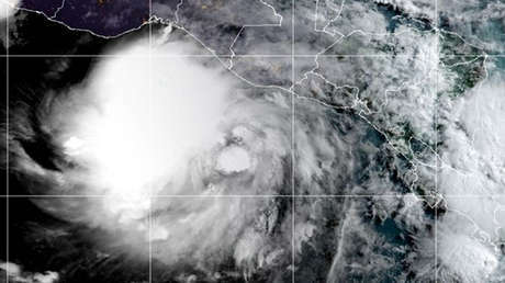 ‘Bonnie’ se convirtió en huracán y deja tres muertos y daños en Nicaragua y El Salvador