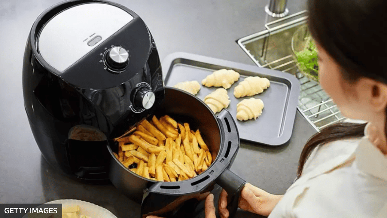 ¿Qué es más saludable y económico: cocinar con freidora de aire o en el horno?