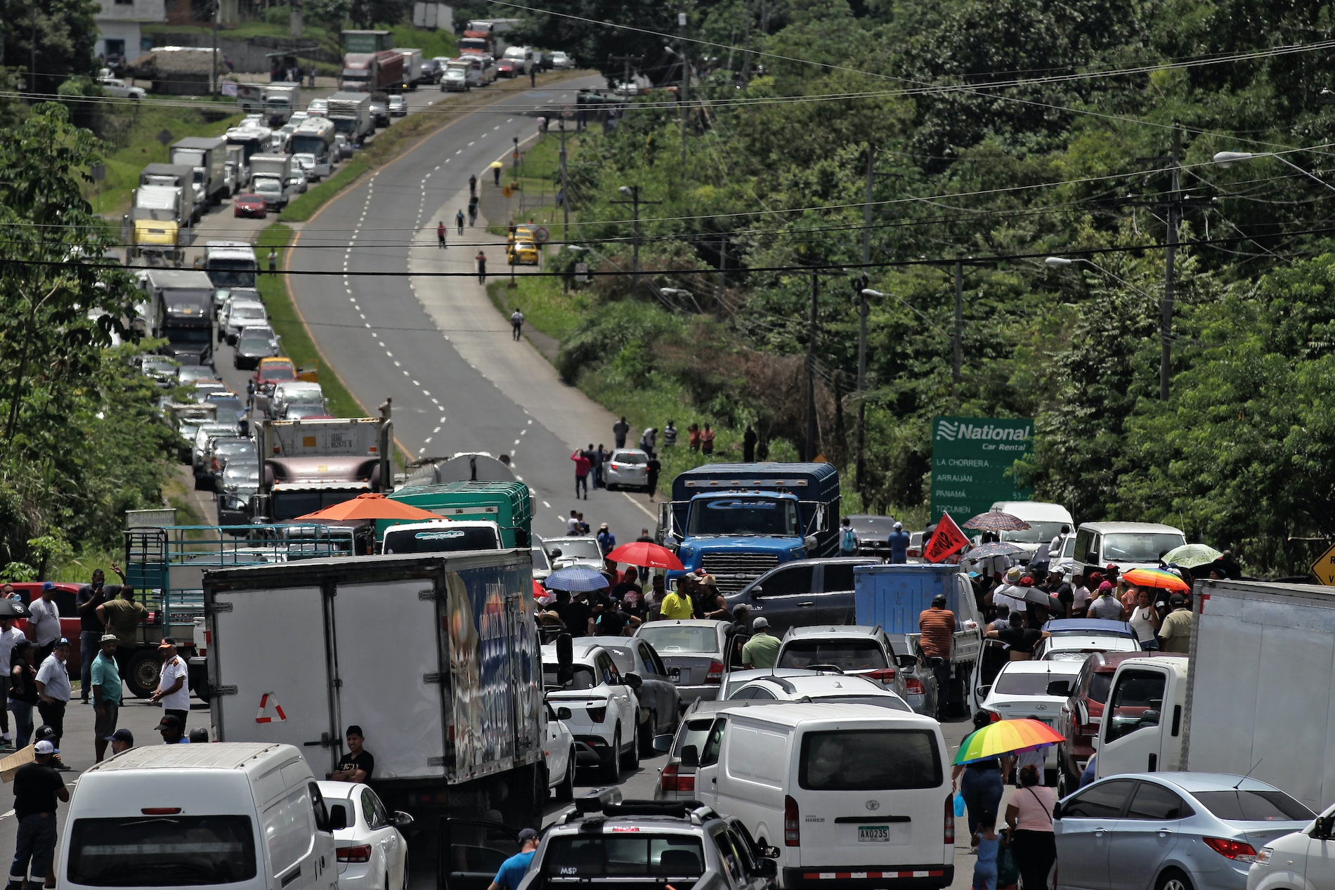 Acuerdo entre indígenas y Gobierno libera un tramo de vías bloqueadas en Panamá