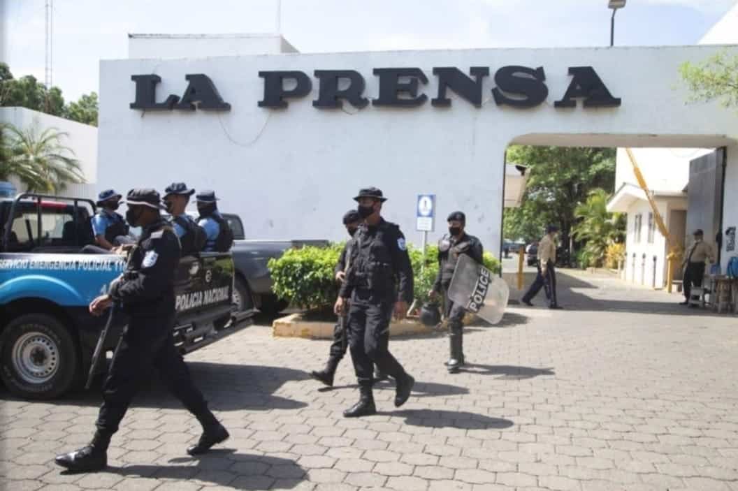 Por su seguridad, personal del diario La Prensa de Nicaragua huyó de su país; denuncian persecución de Ortega