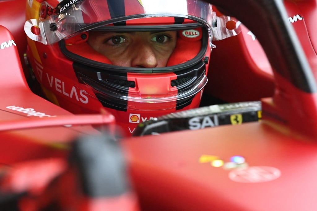 Sainz logra la ‘pole’ en el Gran Premio de F1 de Bélgica, Alonso partirá 3º