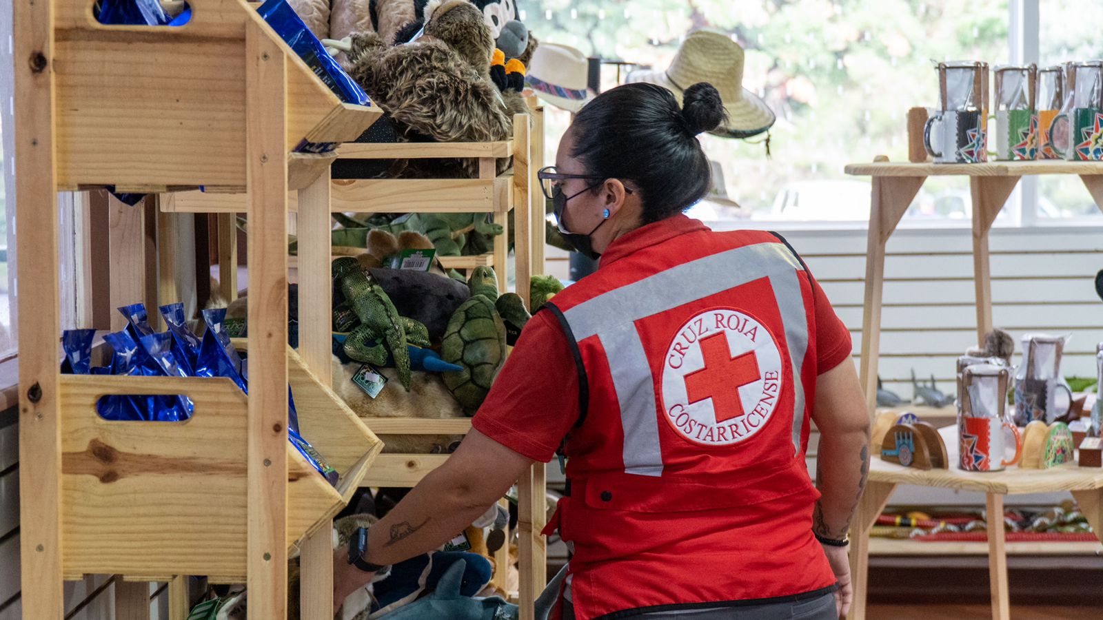 Cruz Roja asume administración de cafetería, parqueo y tienda del parque nacional volcán Irazú