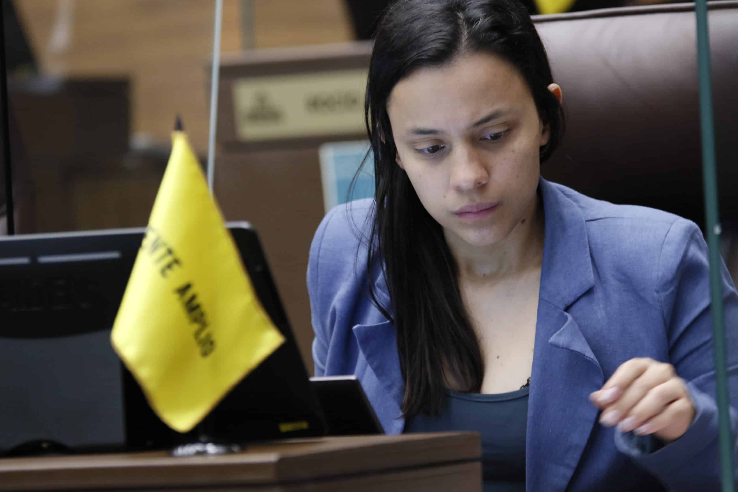 Diputada Sofía Guillén asegura que testificará ante Fiscalía por el ofrecimiento de una embajada