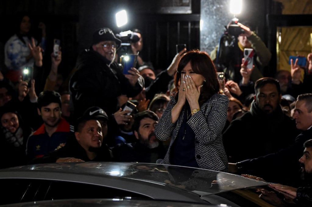 Detenido hombre por apuntar con arma a Cristina Fernández de Kirchner en Argentina