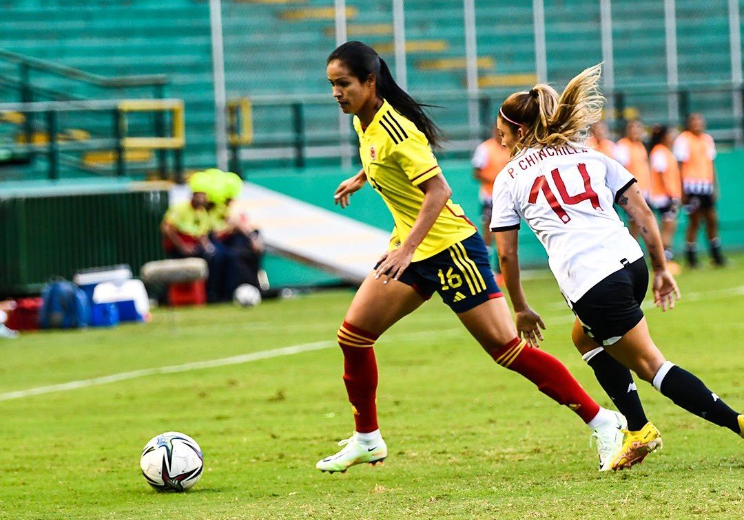 Sele Mayor femenina cierra gira en Colombia con derrota ante el local