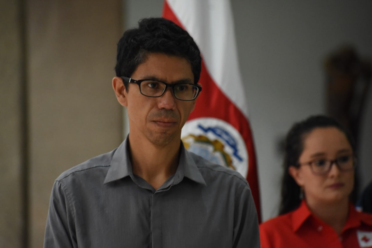 Ministro Amador pide a Globalvía liberar los peajes en la ruta 27 este lunes