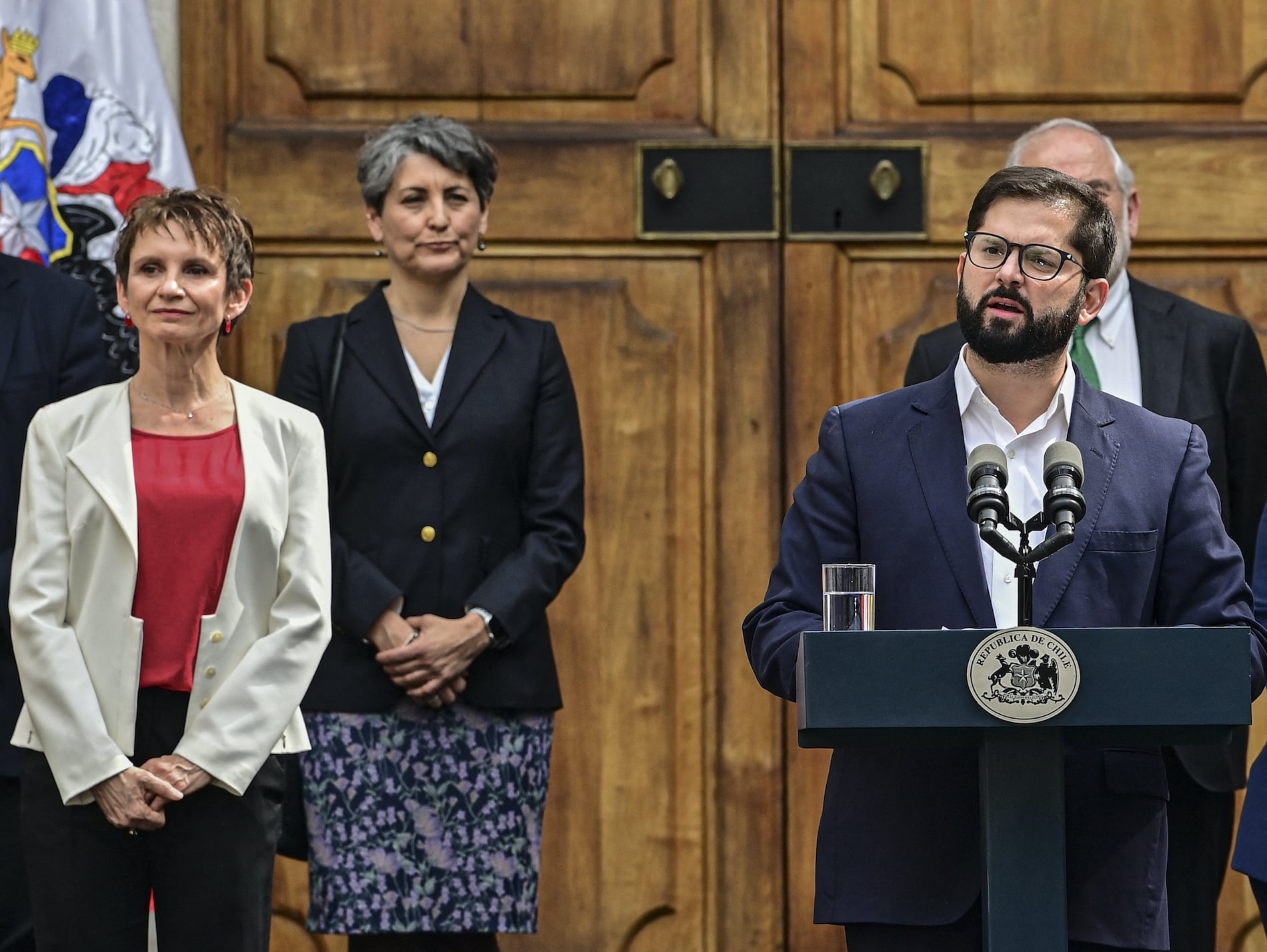 Boric modifica su gabinete ministerial tras fracaso de la nueva Constitución en Chile