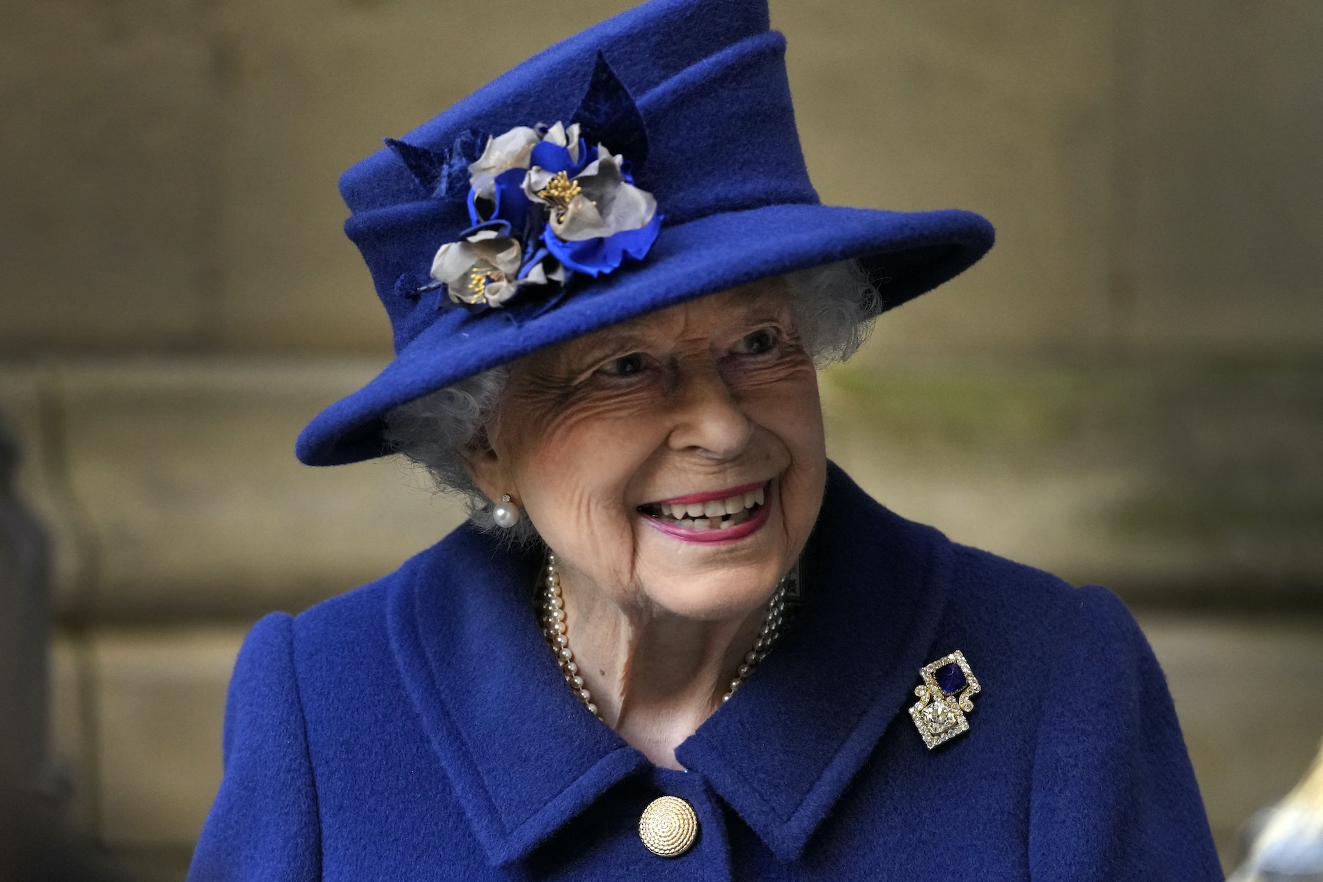 ¿Quién o quiénes recibirán la herencia de la reina Isabel II?