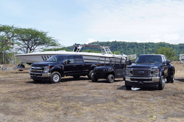 EE.UU. dona a Costa Rica vehículos y bote inflable para luchar contra narcotráfico y pesca ilegal