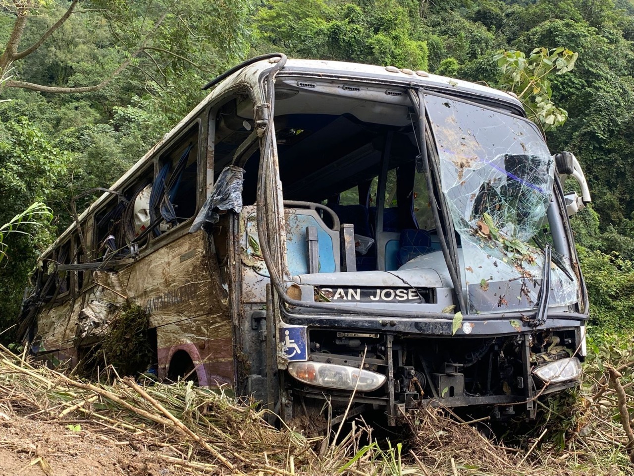 Familiares de víctimas y sobrevivientes de accidente en Cambronero presentarán denuncia penal
