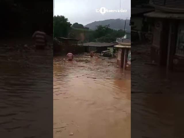 Crecida del río Cañas deja cientos de casas dañadas y personas afectadas en Aserrí y Desamparados