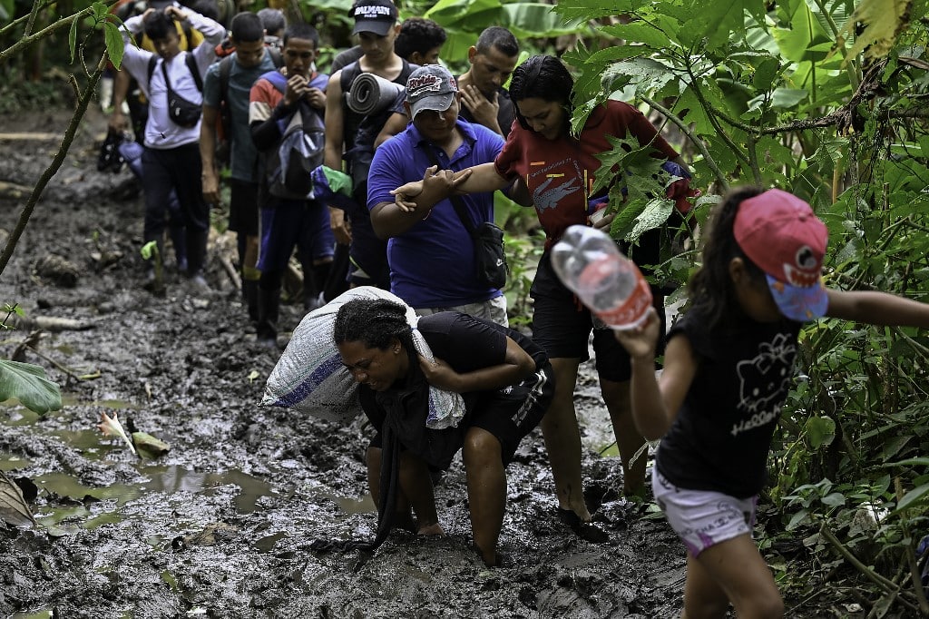 Panamá prevé nuevo récord de migrantes que cruzan selva del Darién hacia EEUU
