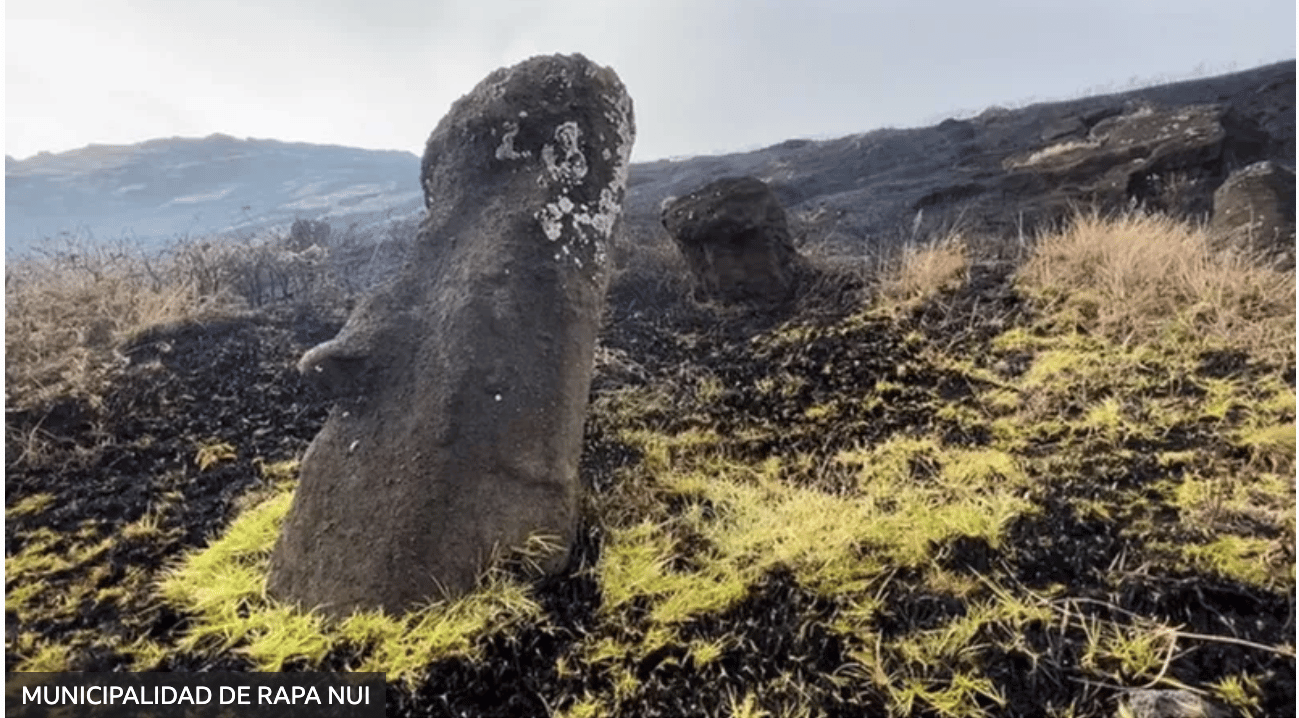 “Los moai están totalmente carbonizados”: un incendio daña parte de las enigmáticas estatuas de la Isla de Pascua