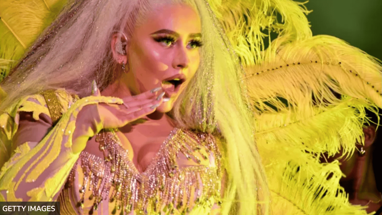 Christina Aguilera: “No es que te extrañe”, la canción en español con la que le habla a su padre ausente