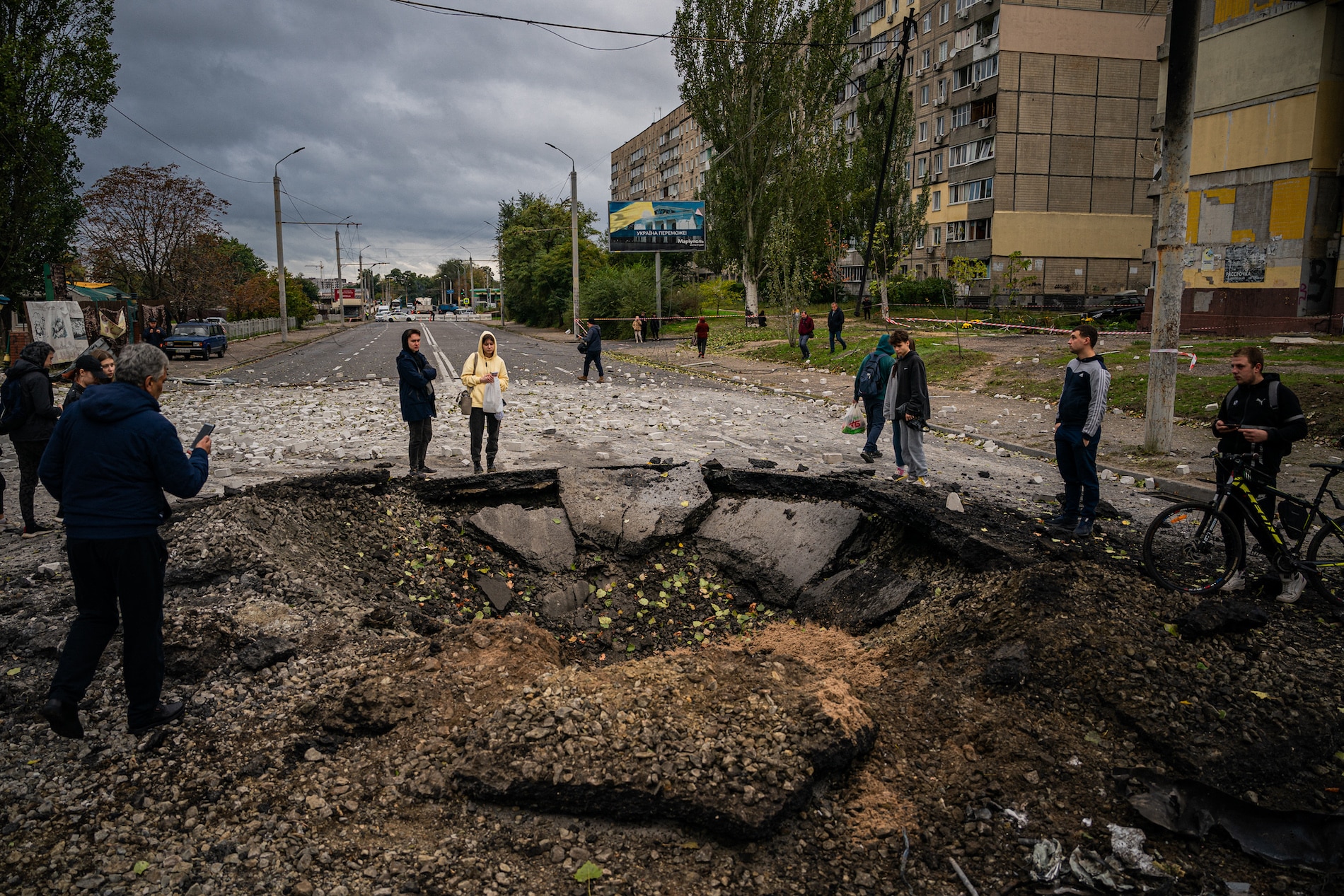 Oleada de bombardeos rusos sobre Ucrania tras explosión en puente de Crimea