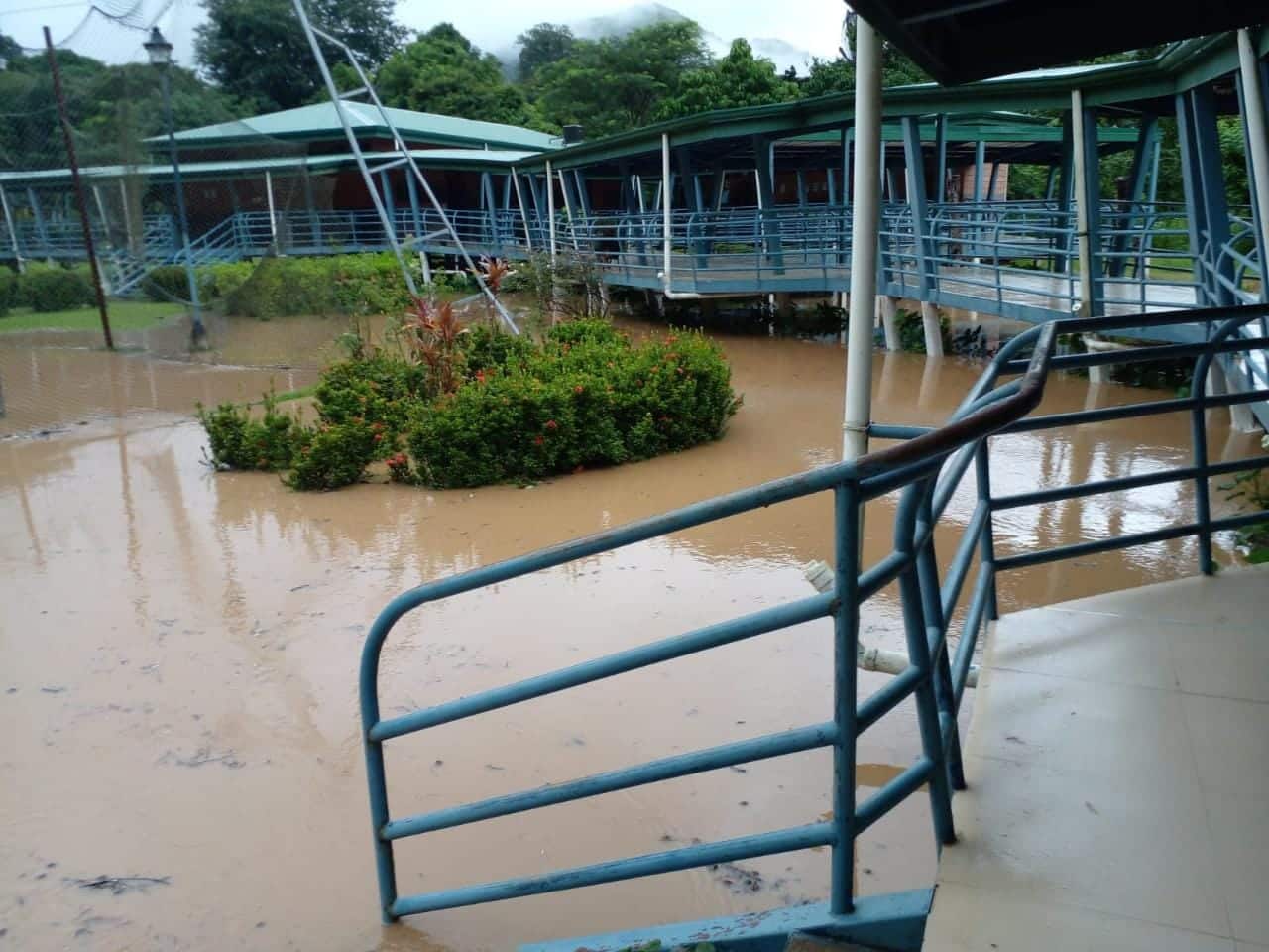 MEP suspende lecciones en todo Costa Rica este lunes 10 de octubre por efectos de la tormenta Julia