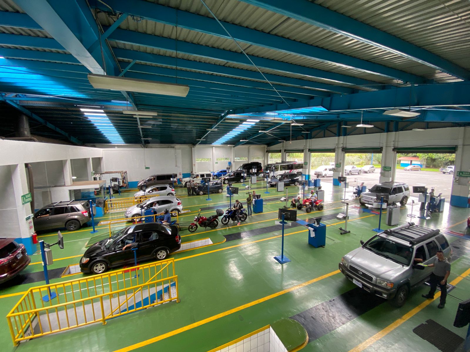 MOPT aclaró motivo de diferencias en precios de la inspección técnica vehicular de Dekra