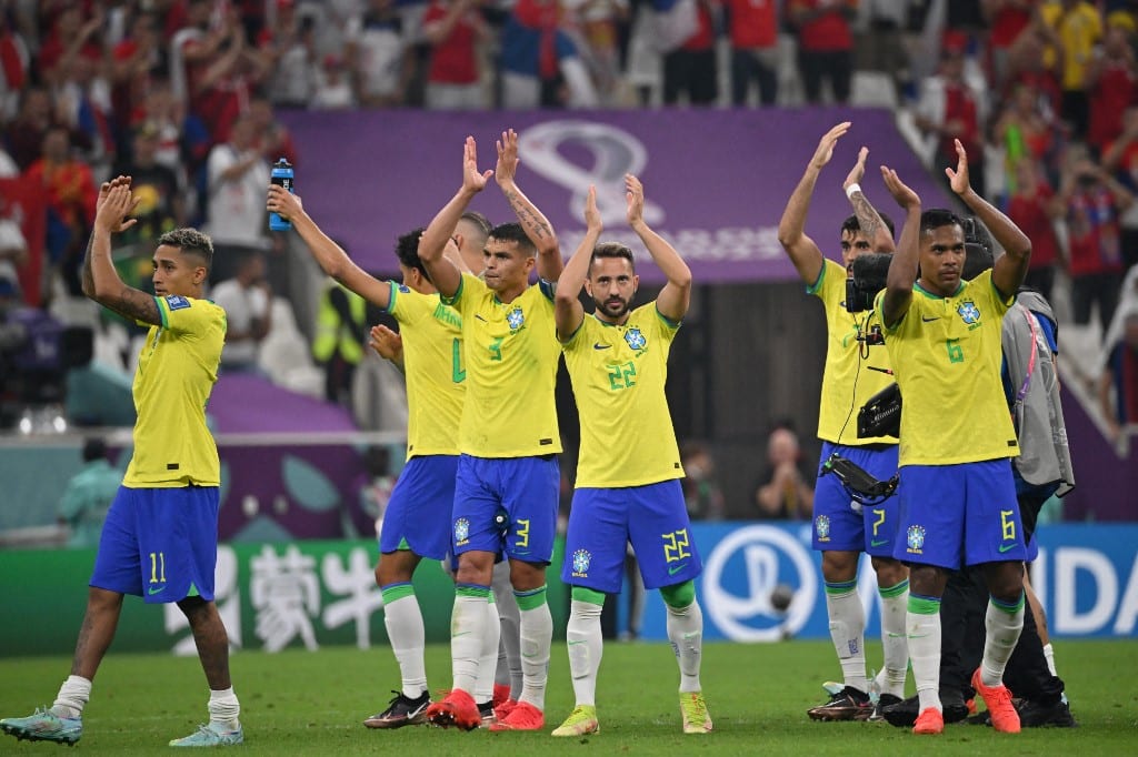 Brasil debuta con triunfo ante Serbia
