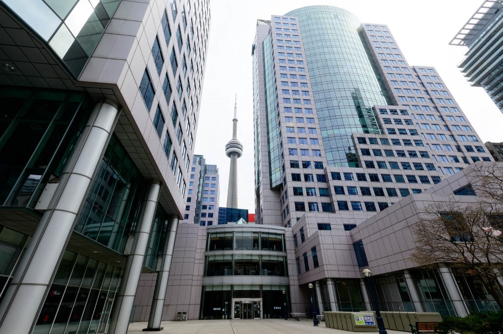 Cientos de ticos en Toronto piden no dejarlos sin consulado: estos son sus 5 argumentos