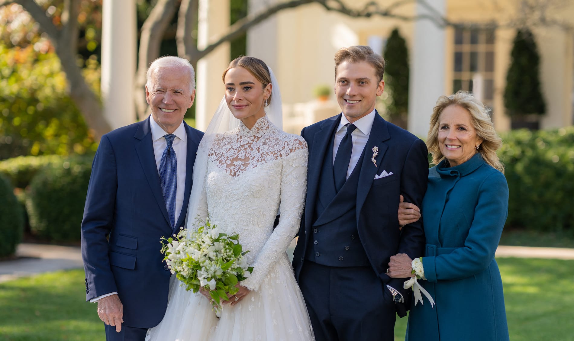 Nieta de Joe Biden se casa en una ceremonia íntima en la Casa Blanca