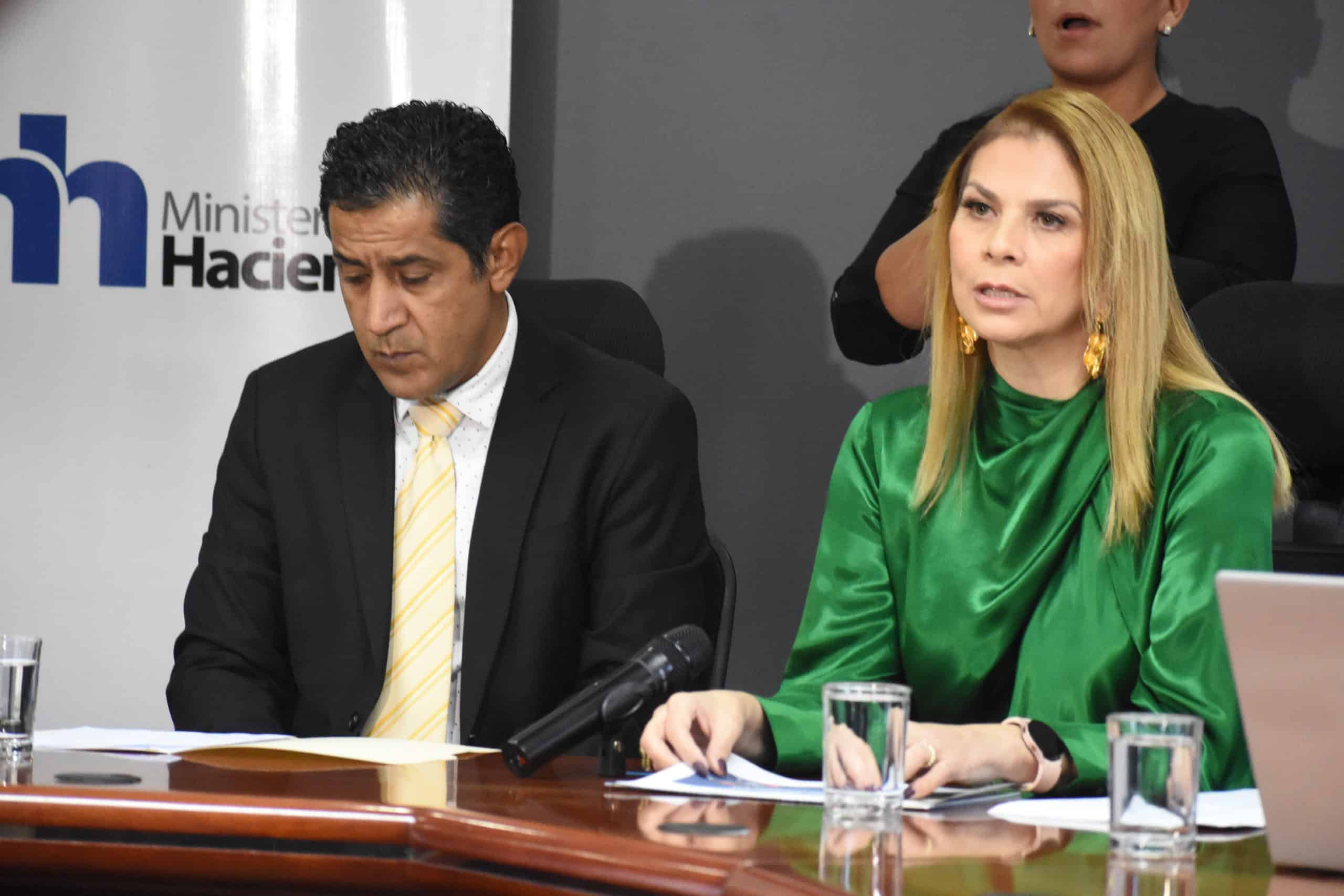 Diputados pedirán explicaciones a presidenta ejecutiva del INS por secretismo en aumento salarial