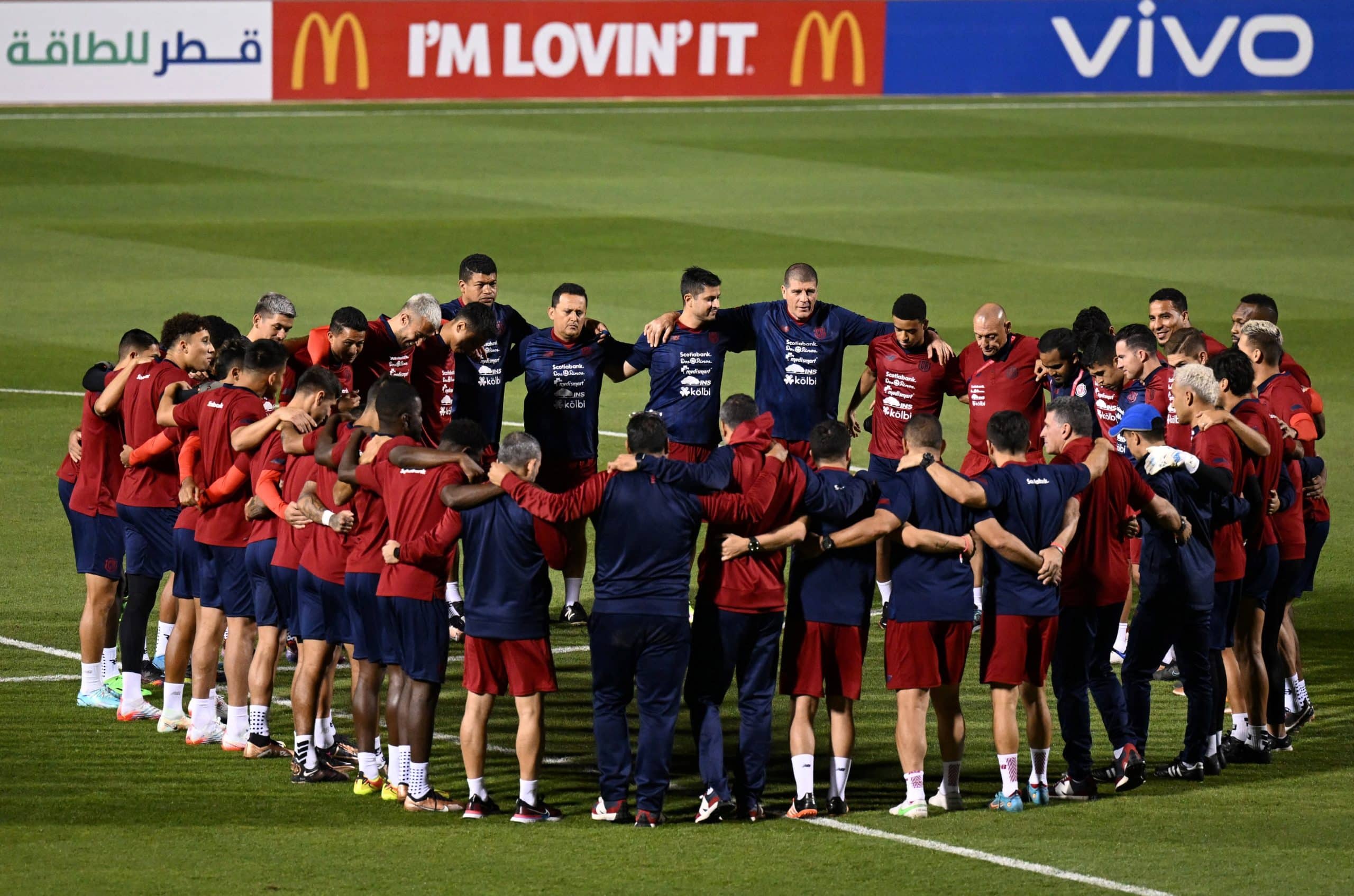El día después de la goleada: jugadores defienden al técnico Suárez y se hacen responsables por la actuación de la Sele ante España