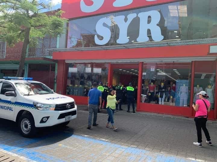 Ministerio de Trabajo lleva a la vía judicial a 16 tiendas SYR tras una serie de inspecciones