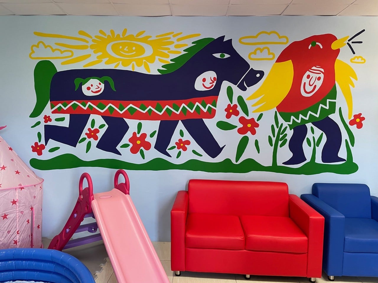 Diseñadores costarricenses fueron galardonados entre 700 propuestas por murales inspirados en niños indígenas