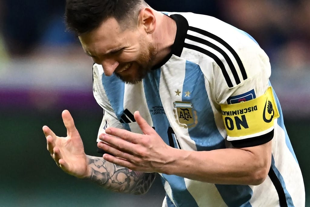 “Tuvimos que sufrir, pero pasamos”, dice aliviado Messi