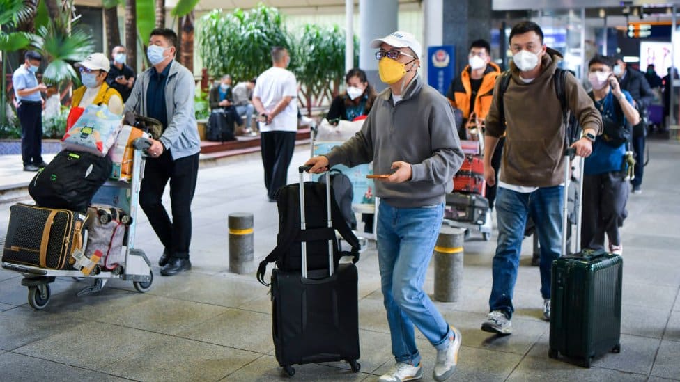 China pondrá fin a la cuarentena por covid para llegadas de viajeros extranjeros